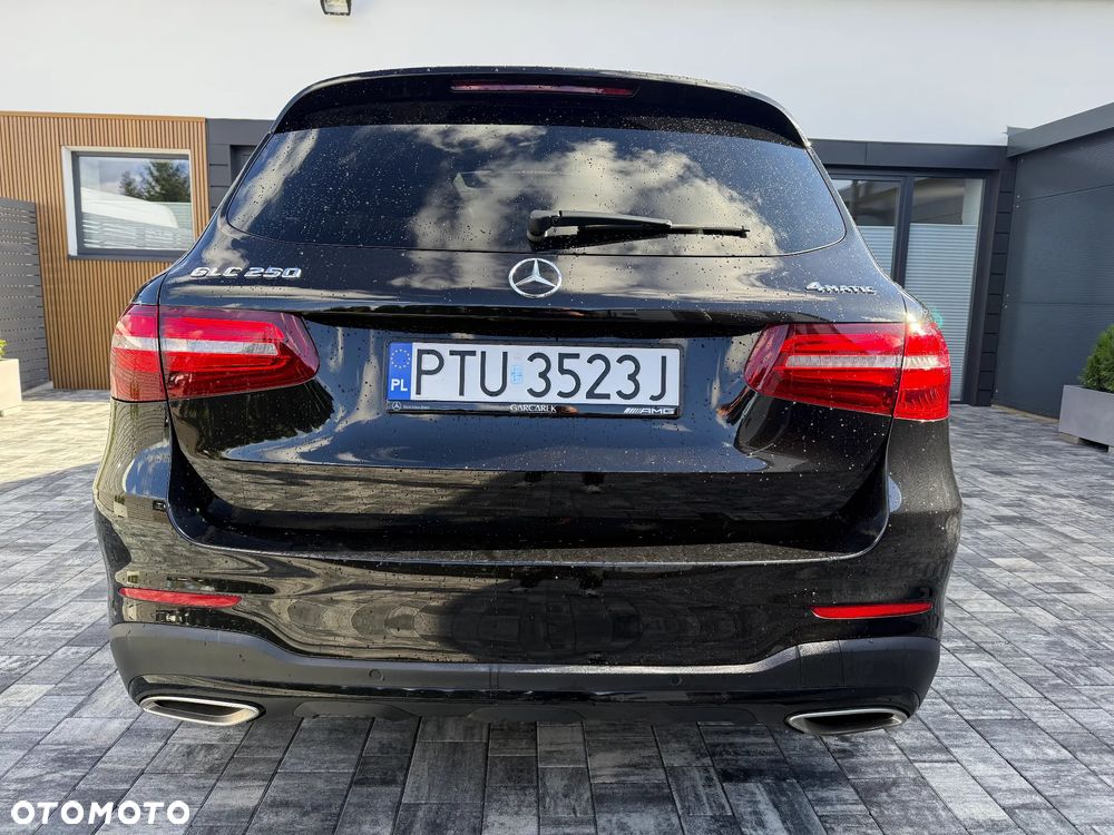 Mercedes-Benz GLC 250 4Matic 9G-TRONIC AMG Line - 6