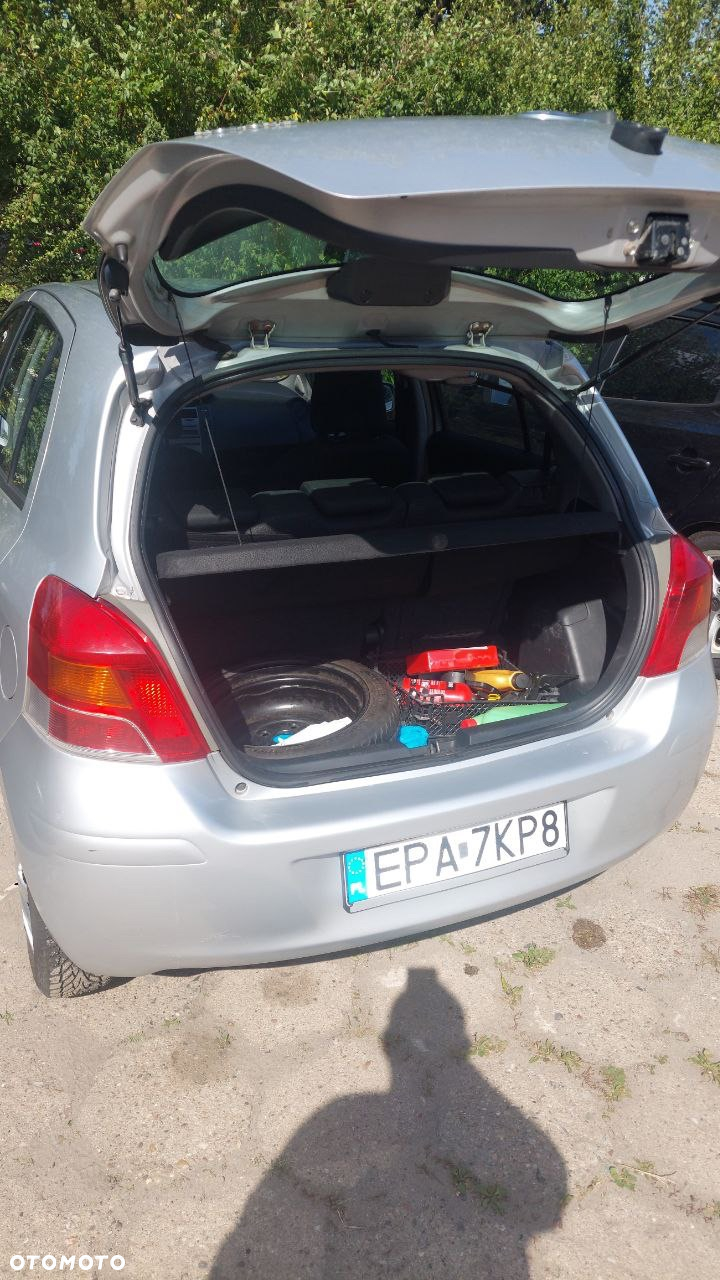 Toyota Yaris - 11