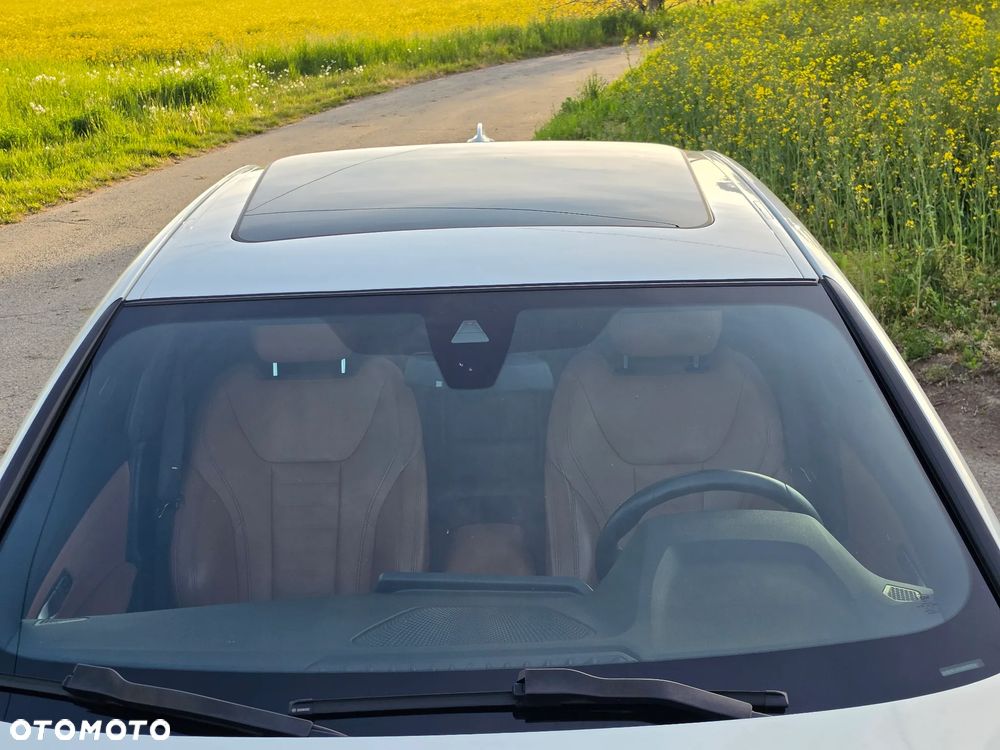 BMW Seria 3 330i Sport Line sport - 9