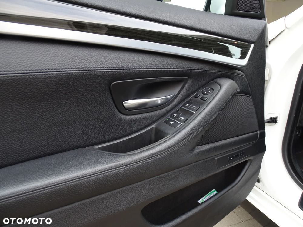 BMW Seria 5 530d xDrive Sport-Aut Luxury Line - 15