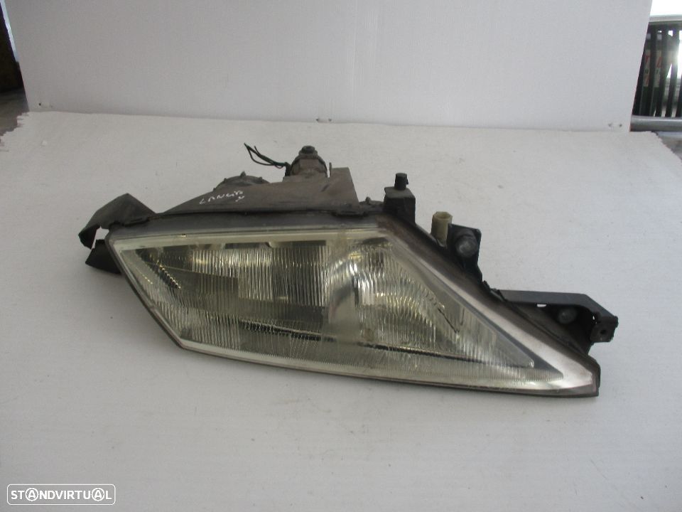 Farol Optica Frente Direito Lancia Y - 1