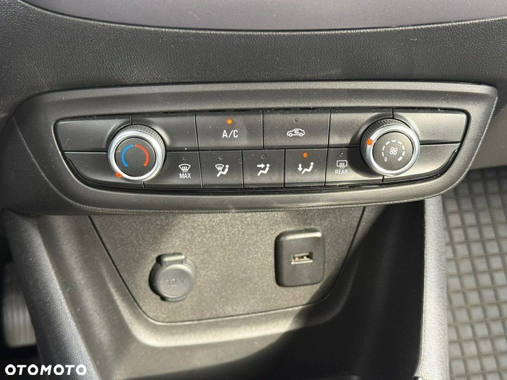 Opel Crossland X - 26