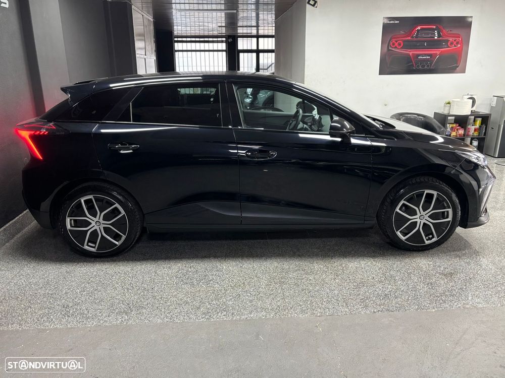 MG MG4 64 kWh Luxury - 4