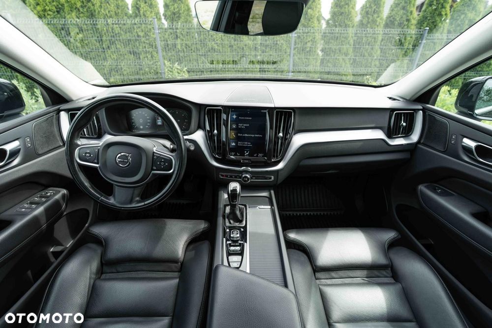 Volvo XC 60 D3 Momentum Pro - 11