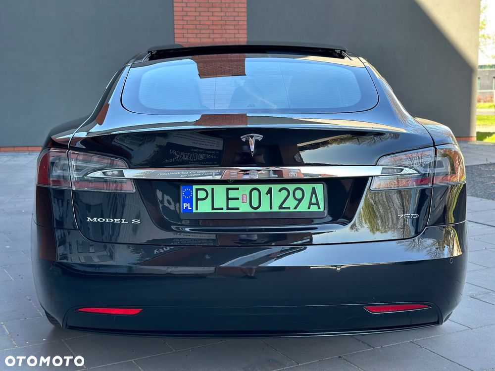 Tesla Model S - 6