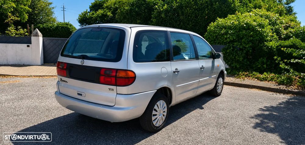 VW Sharan 1.9 TDi CL 5L - 1