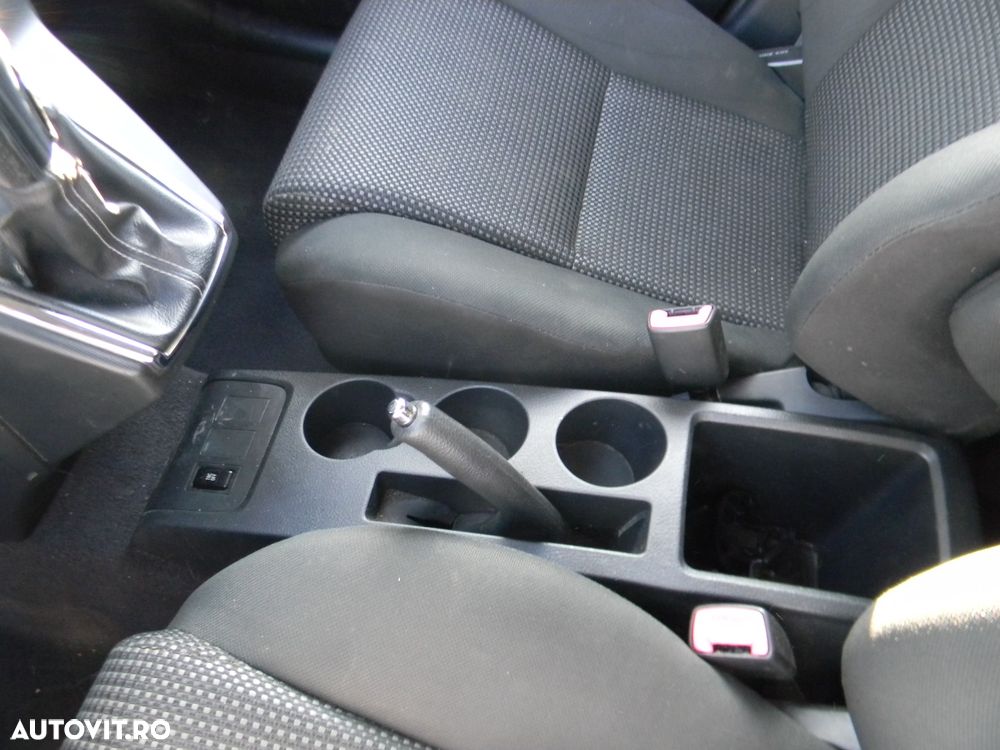 Dezmembrari  Toyota COROLLA verso  2004  > 2009 2.2 D-4D Motorina - 20