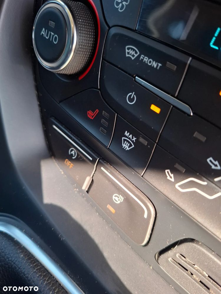 Ford Kuga 1.5 TDCi 2x4 Titanium - 22