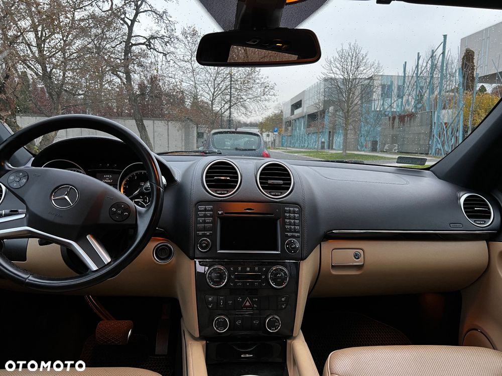 Mercedes-Benz GL - 12