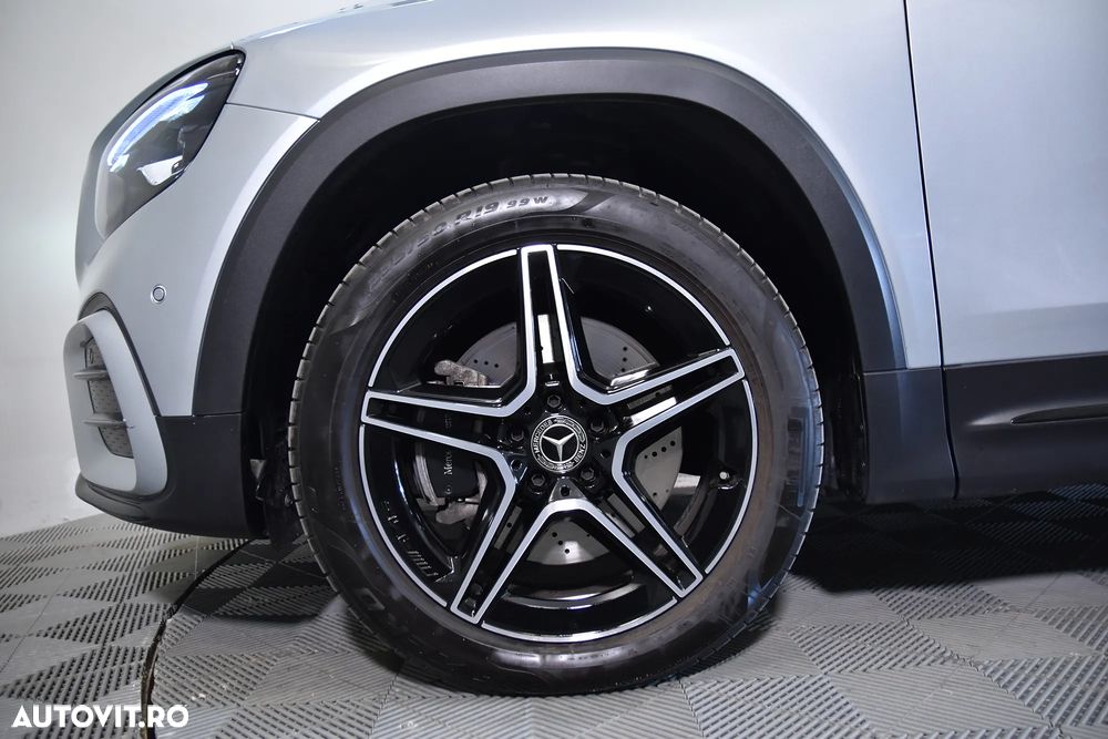 Mercedes-Benz GLB - 14