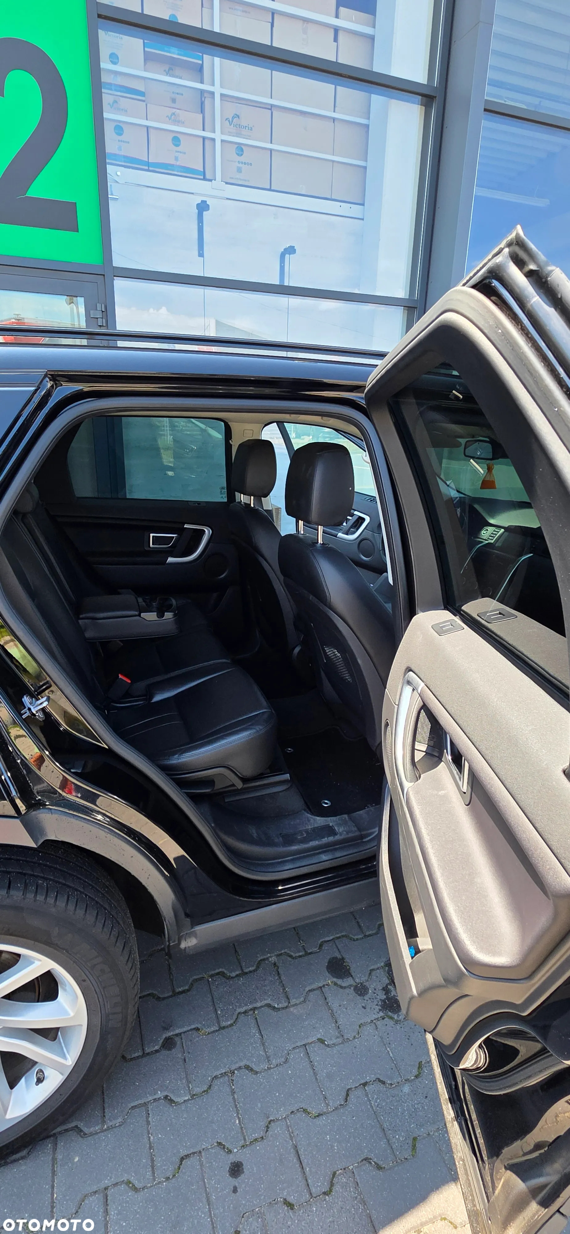 Land Rover Discovery Sport 2.0 D180 SE - 11
