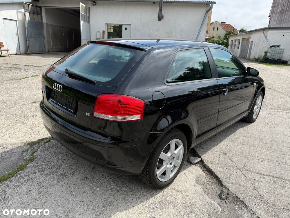 Audi A3 3-drzwiowe 1.6 Ambition - 12