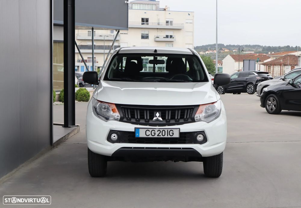 Mitsubishi L200 2.4 DI-D CD Invite 4WD - 4