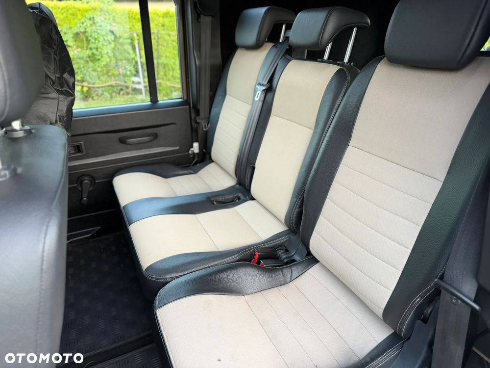 Land Rover Defender 2.4 TD4 E - 8