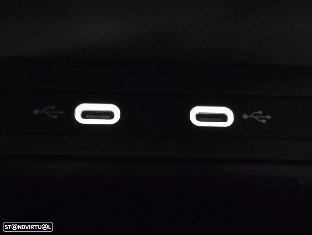 VW ID.Buzz 82 kWh Pro | LED | CÂMARA - 32