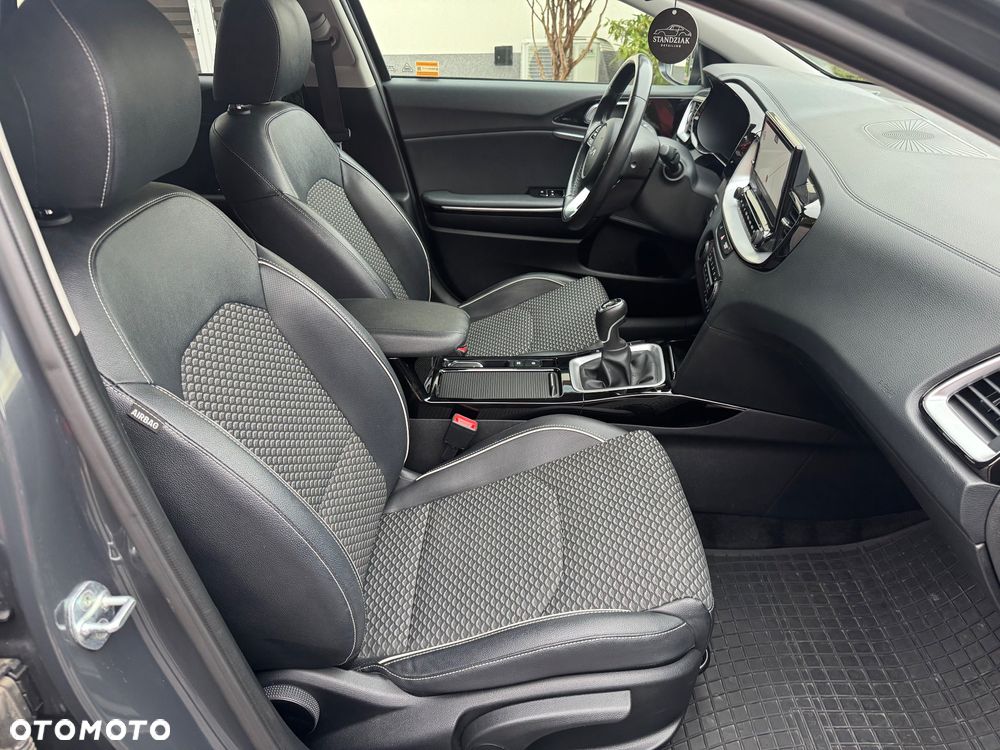 Kia Ceed 1.5 T-GDI Business Line Plus - 28