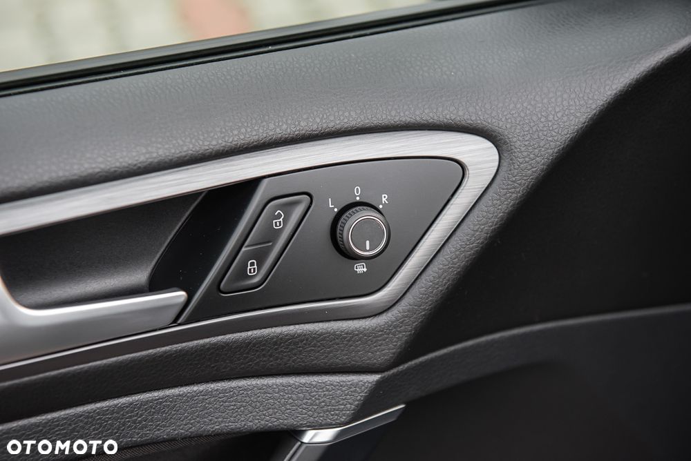 Volkswagen Golf 1.6 TDI DSG Join - 27