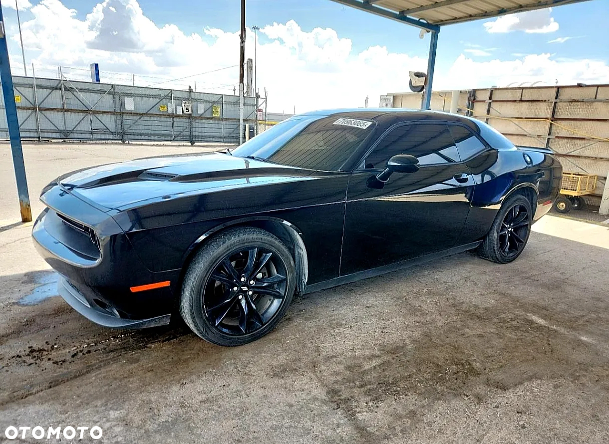 Dodge Challenger - 2