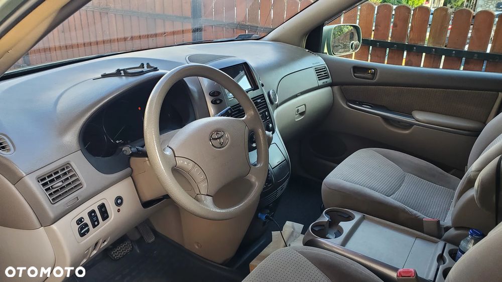 Toyota Sienna 3.3 LE AWD - 7