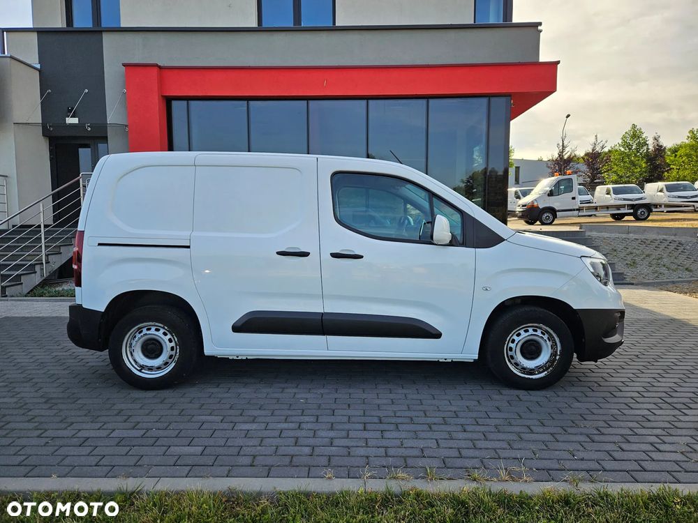 Opel Combo 1.2BENZ 110KM VAN - 2