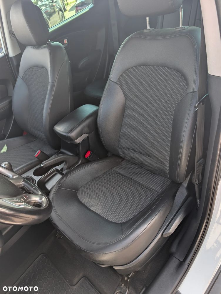 Hyundai ix35 2.0 2WD Style - 19
