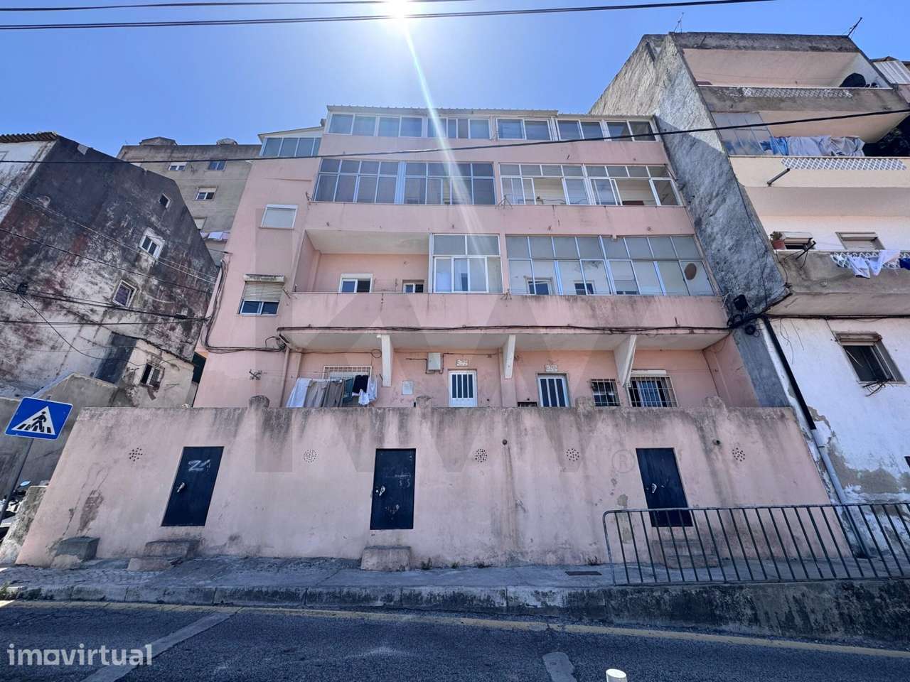 Prédio para Investimento | 10 Frações | Elevado Potencial de Valorizaç - Grande imagem: 3/8