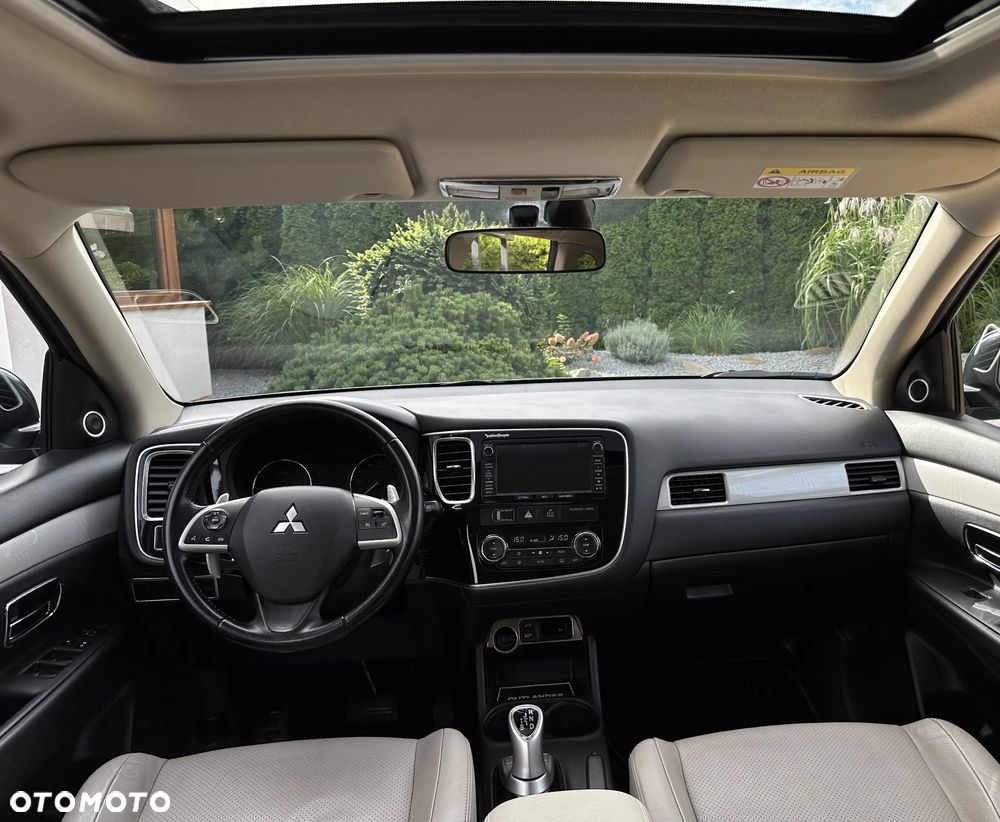Mitsubishi Outlander - 3
