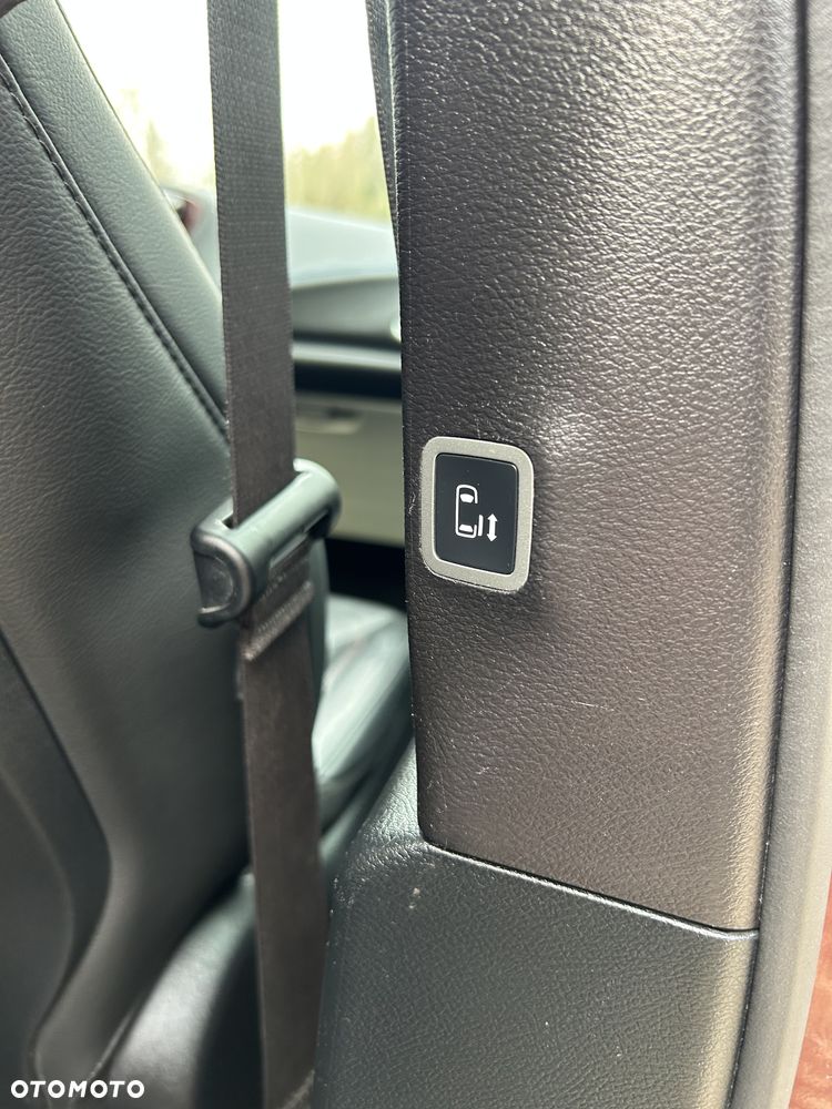 Chrysler Pacifica - 32