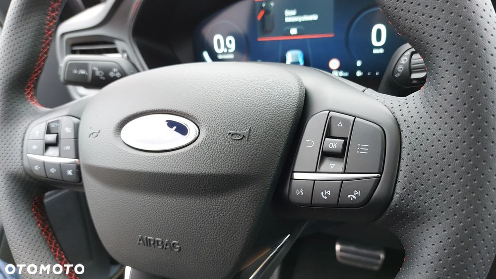 Ford Focus 1.0 EcoBoost mHEV ST-Line X - 16