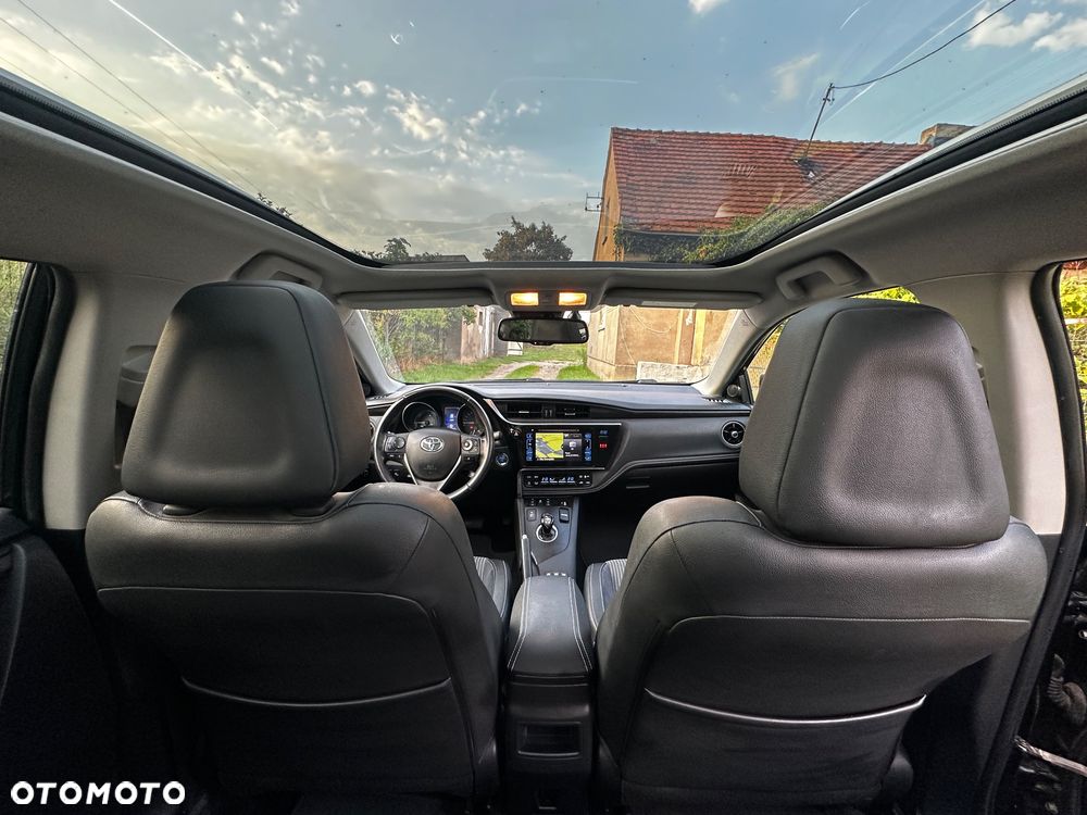Toyota Auris - 25