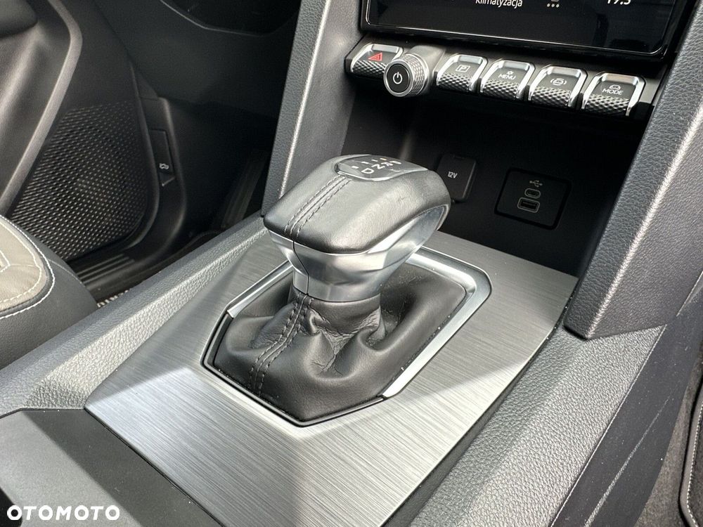 Volkswagen Amarok - 25