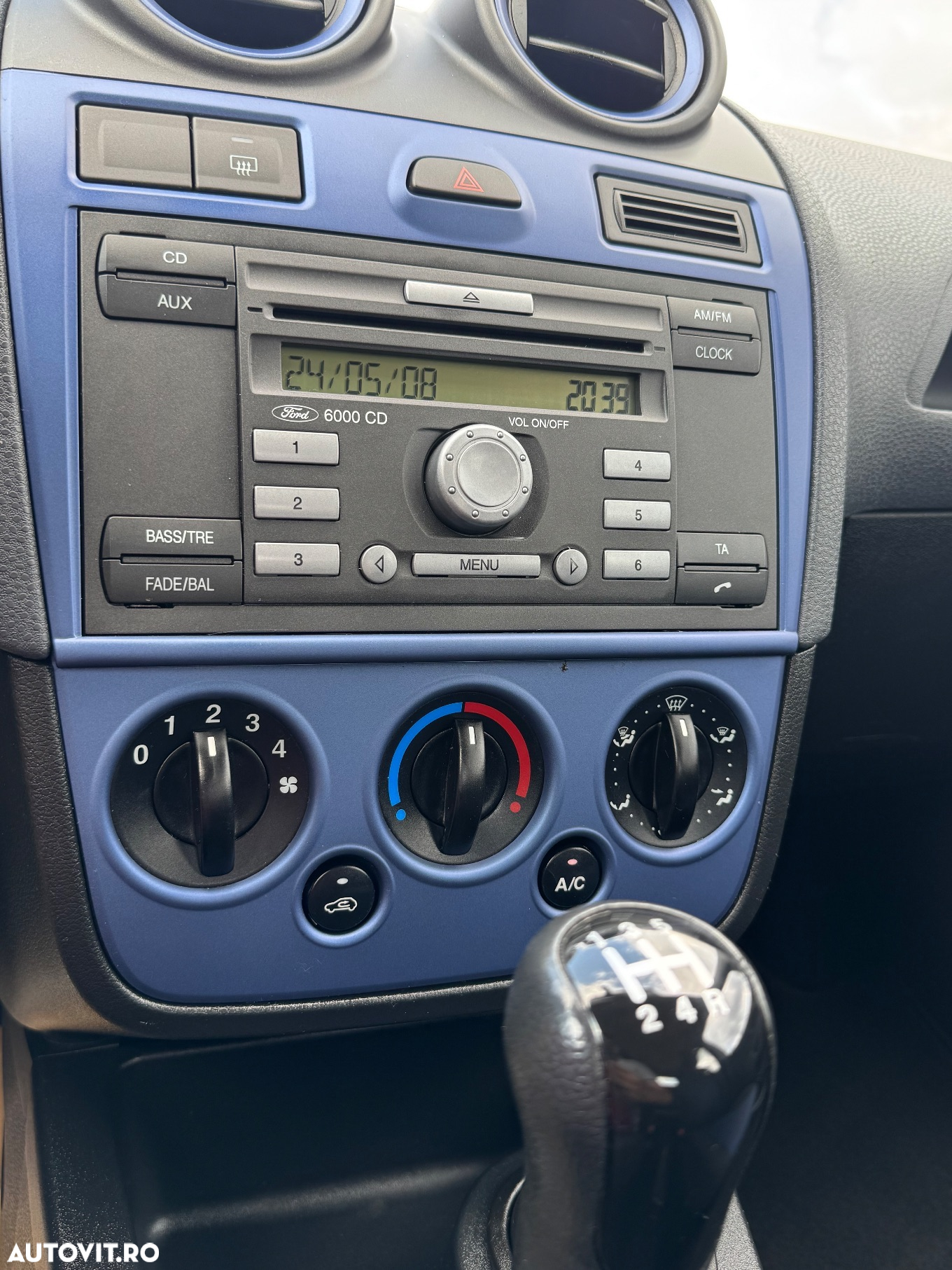 Ford Fiesta 1.3 Trend - 38