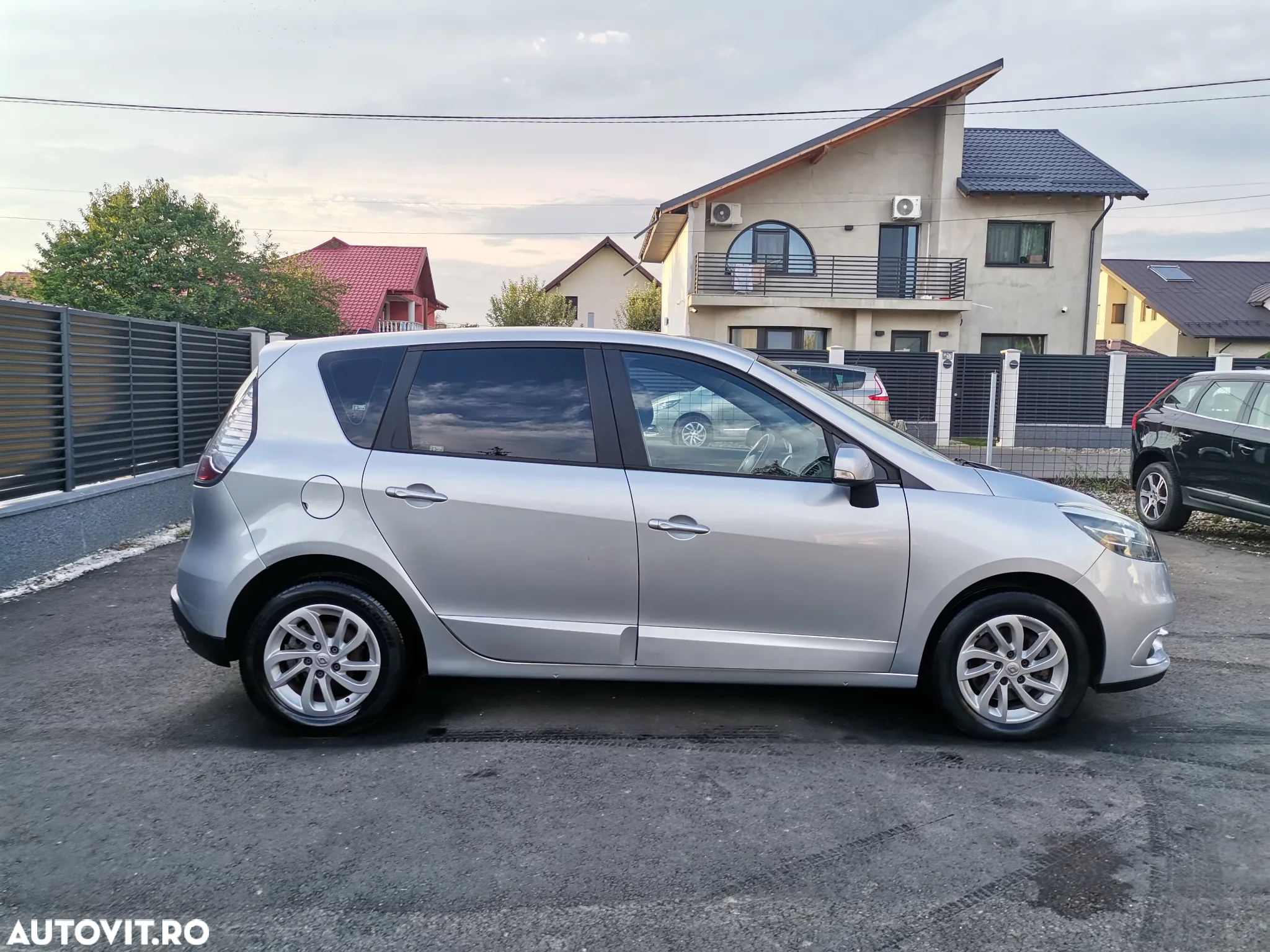 Renault Scenic - 11