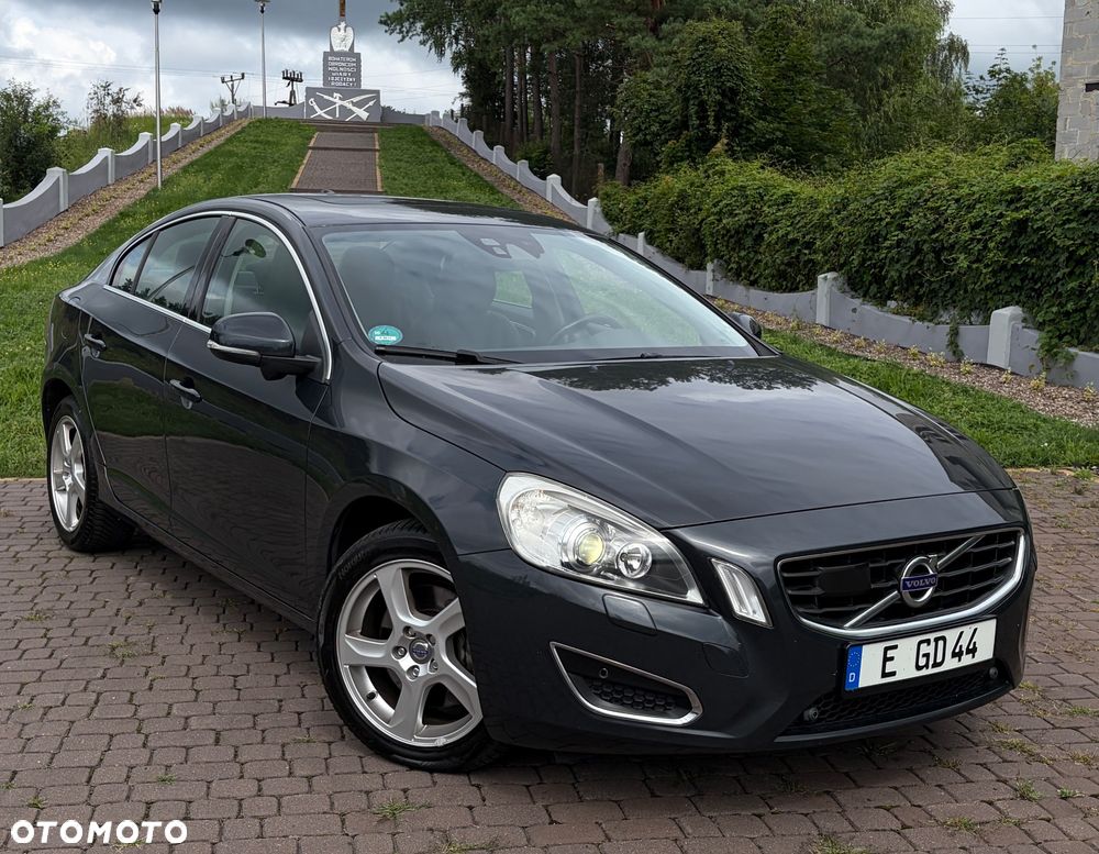 Volvo S60 D5 Summum - 1