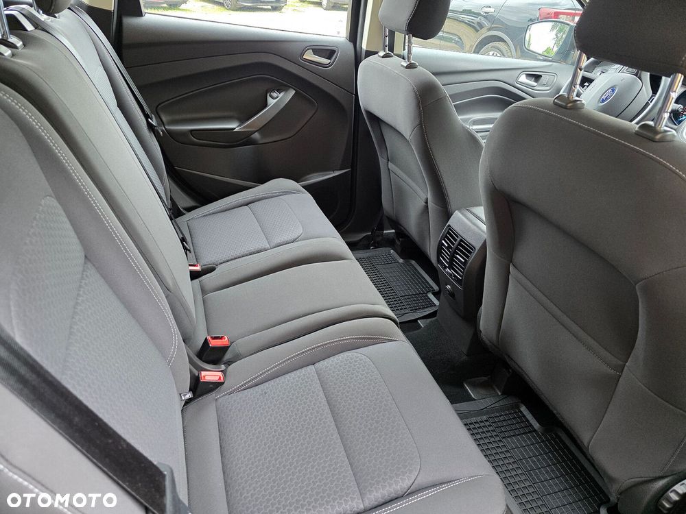 Ford Kuga - 16