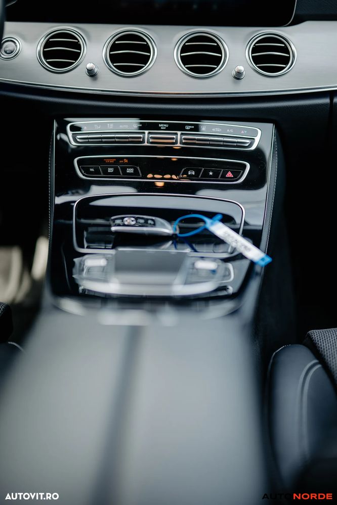 Mercedes-Benz E 300 de 9G-TRONIC AMG Line - 19