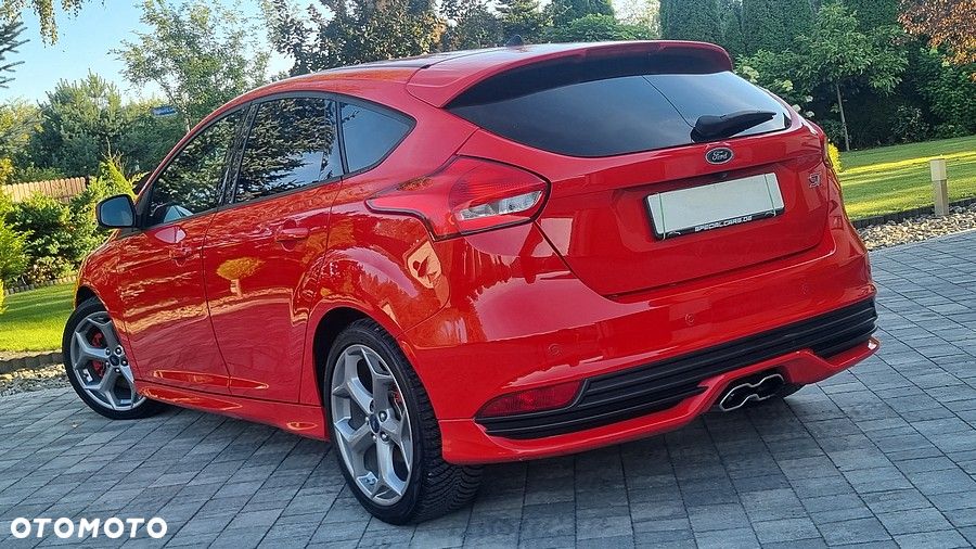 Ford Focus 2.0 EcoBoost ST mit Leder-Sport-Paket - 14