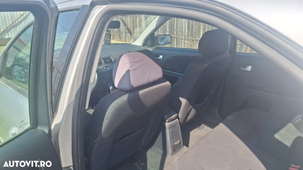 Ford Mondeo 1.8 Ambiente - 6