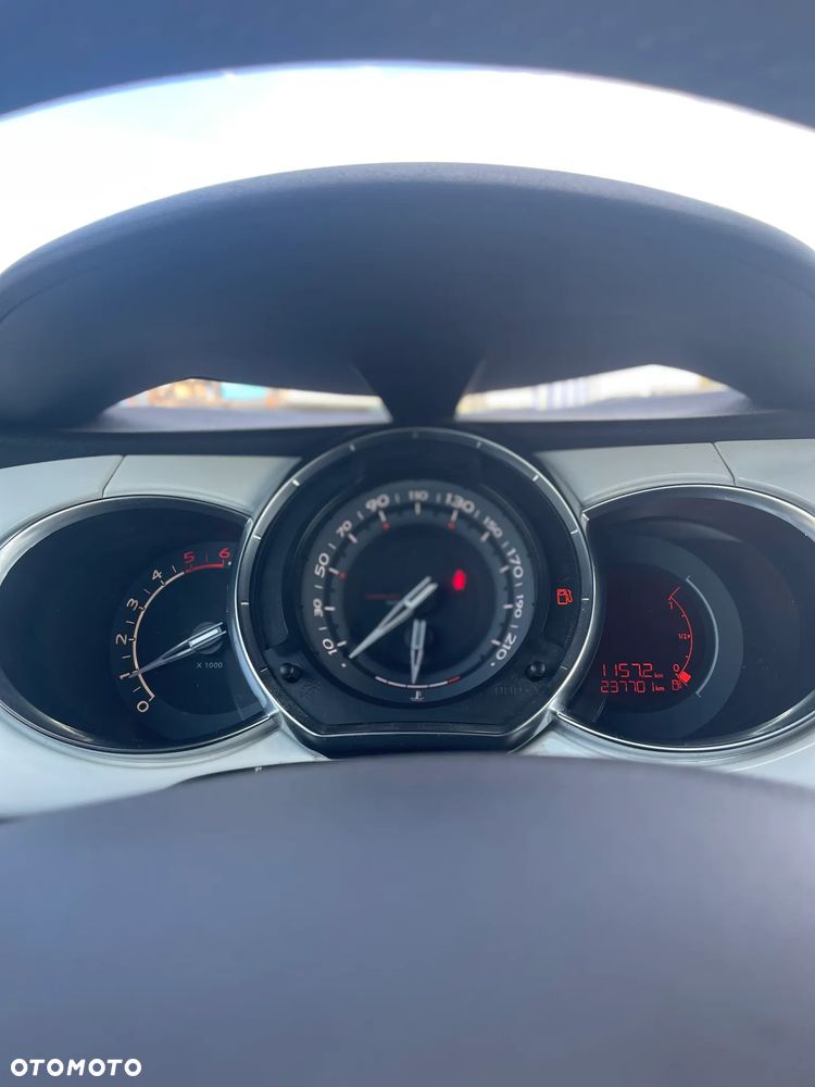 Citroën DS3 1.6 HDi SoChic - 10
