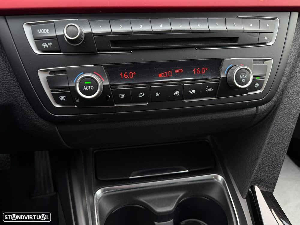 BMW 320 d EfficientDynamics Line Sport - 11