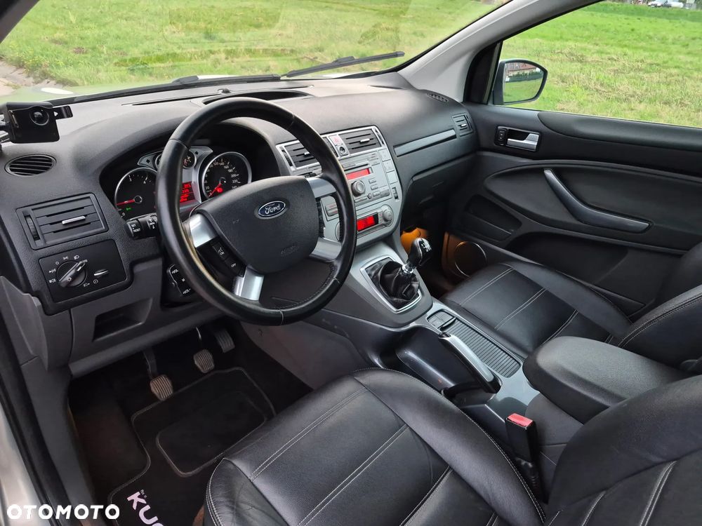 Ford Kuga 2.0 TDCi 2x4 Titanium - 4