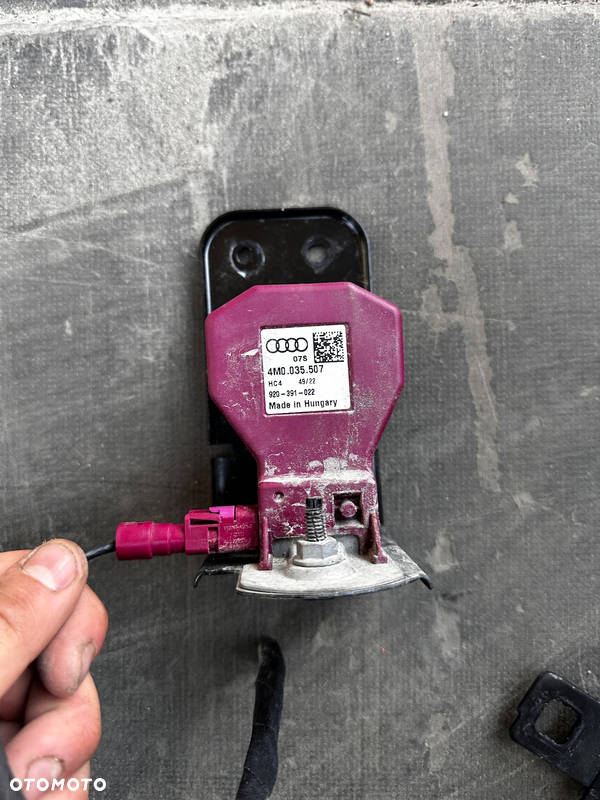 AUDI 4MO.035.507 ANTENA TELEFONU WZMACNIACZ