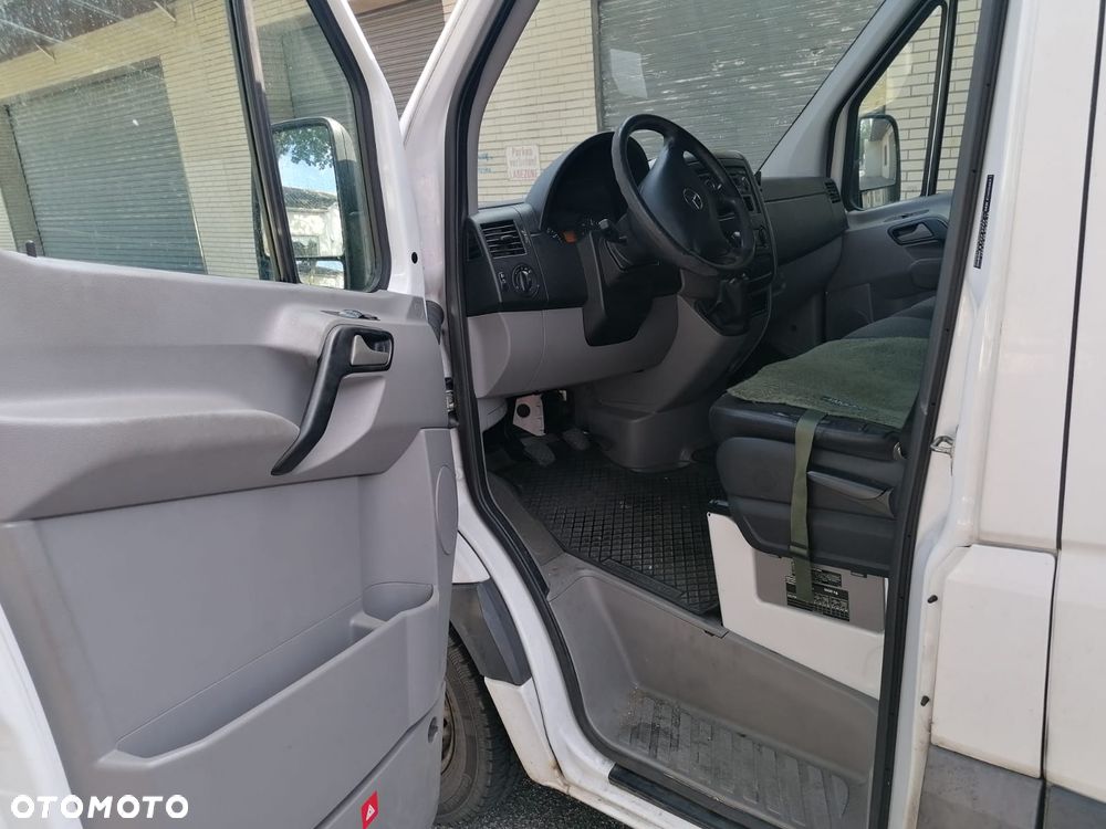 Mercedes-Benz Sprinter - 14