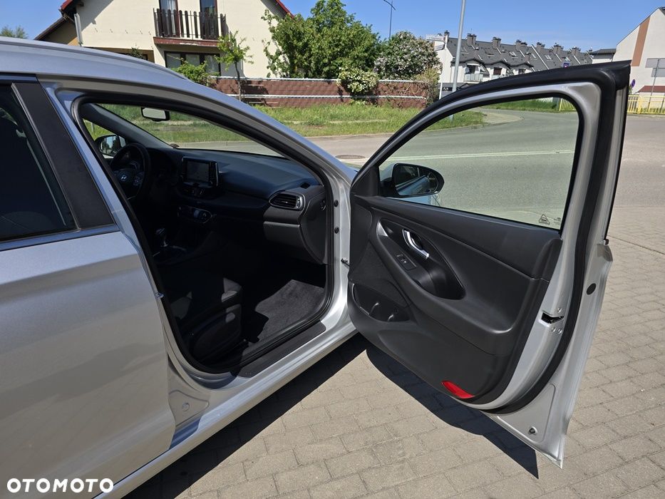Hyundai i30 1.6 D Premium - 37