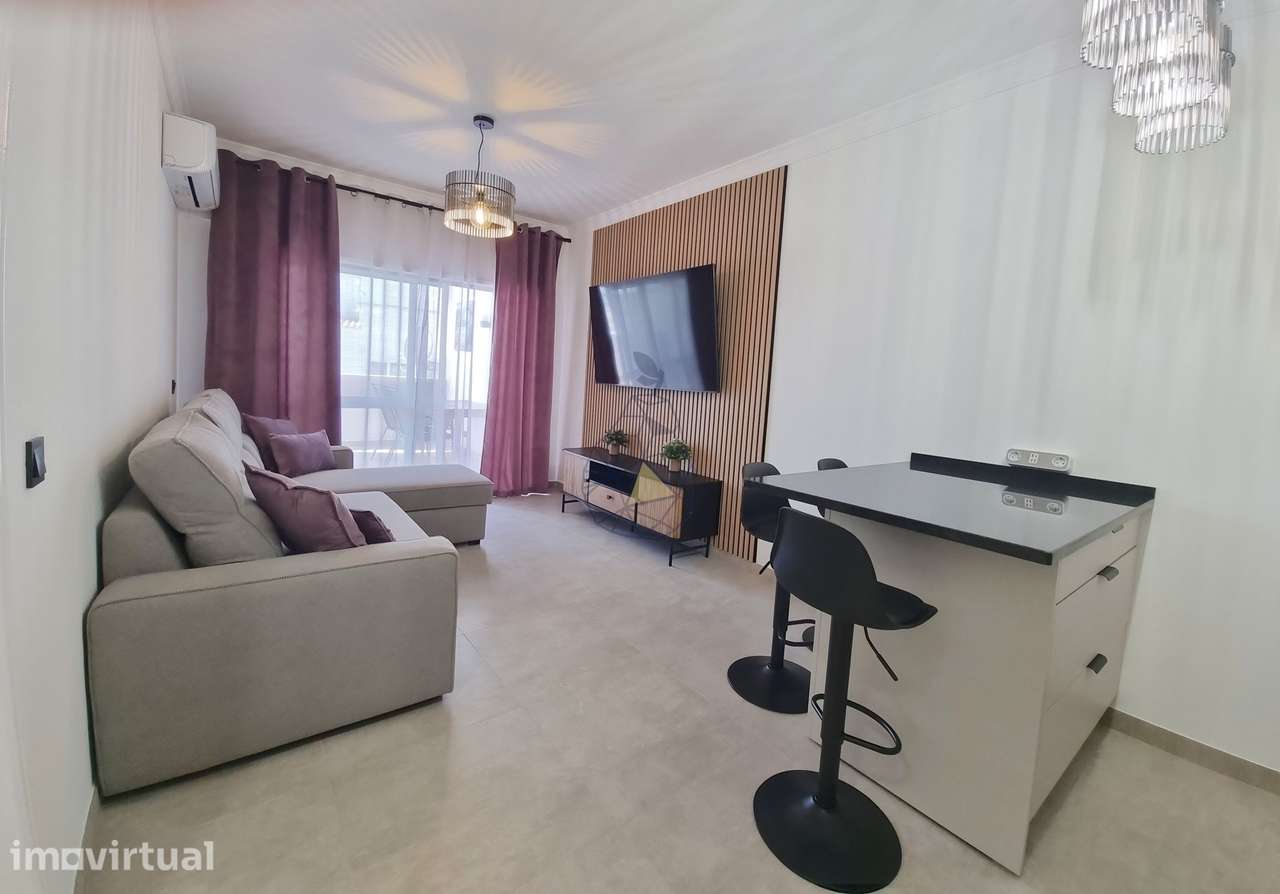 Arrendamento Anual T1 renovado e mobilado na Praia da Rocha - Grande imagem: 2/26