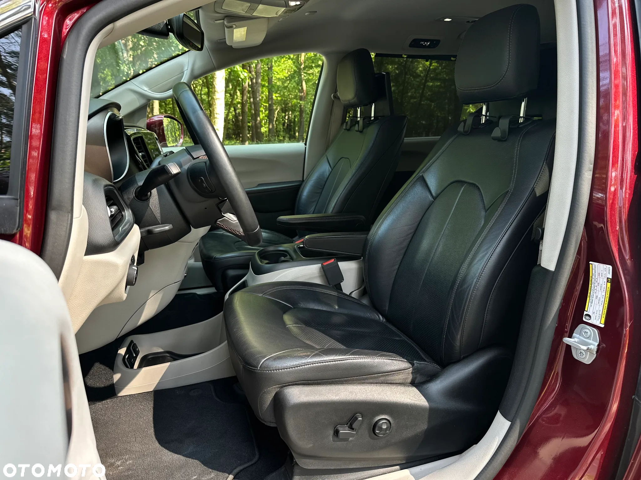 Chrysler Pacifica - 10