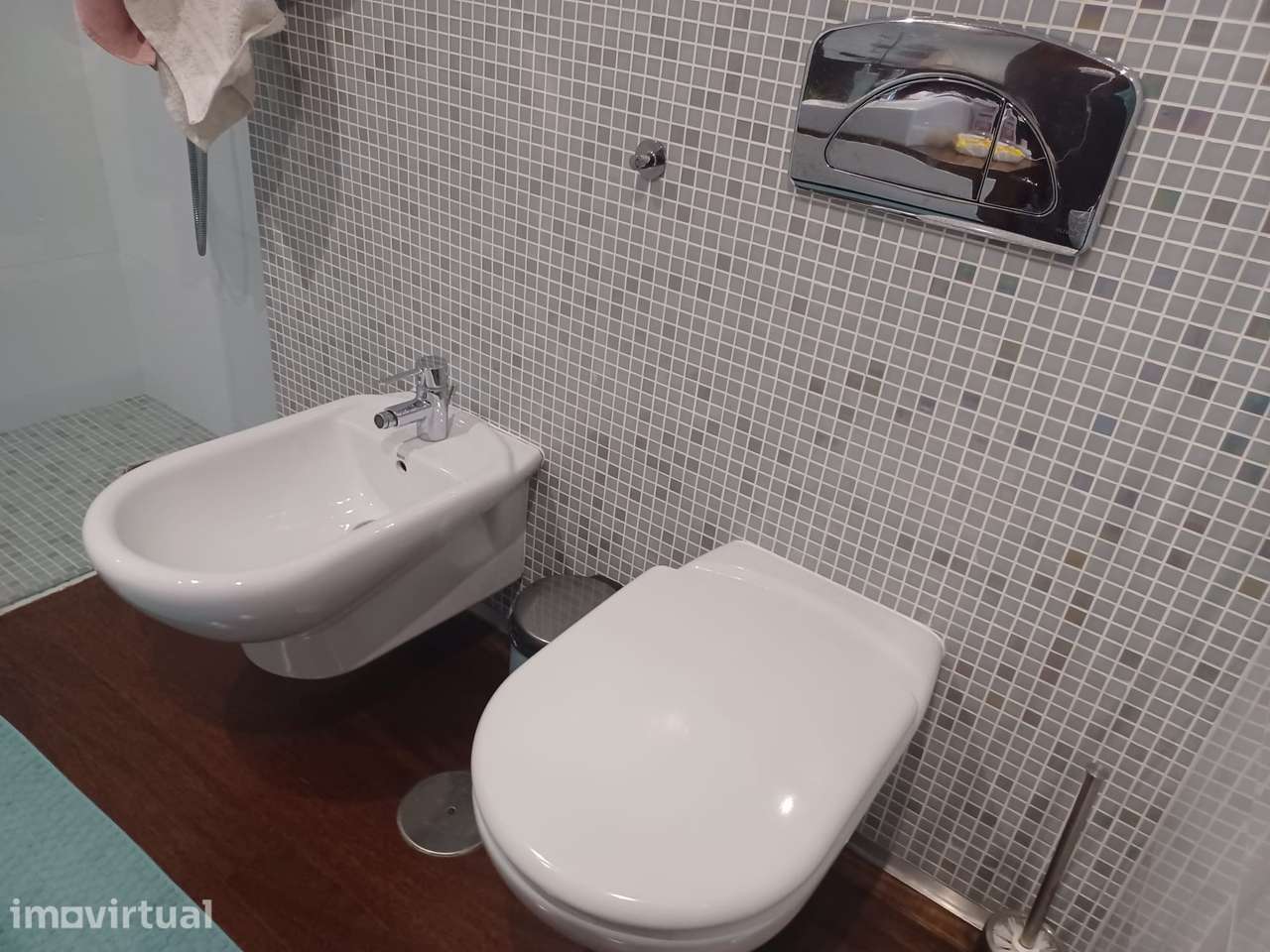 T2+1 com duas frentes e duas grandes varandas totalmente privadas. - Grande imagem: 3/18