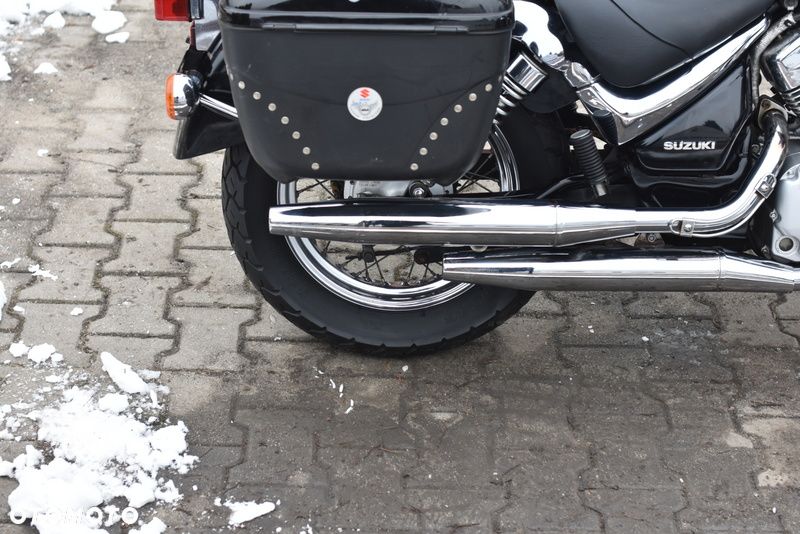 Suzuki Intruder - 12