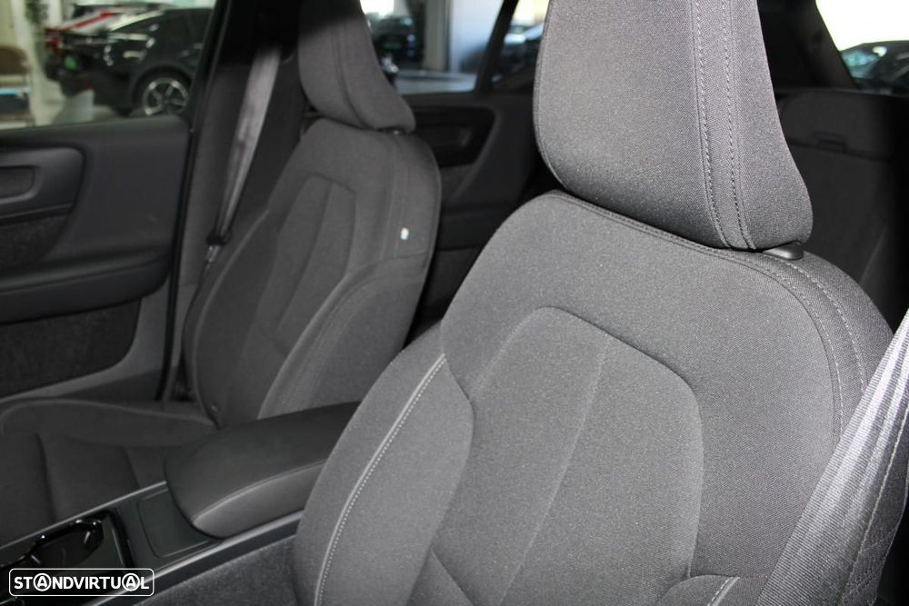 Volvo XC 40 Recharge Core - 11