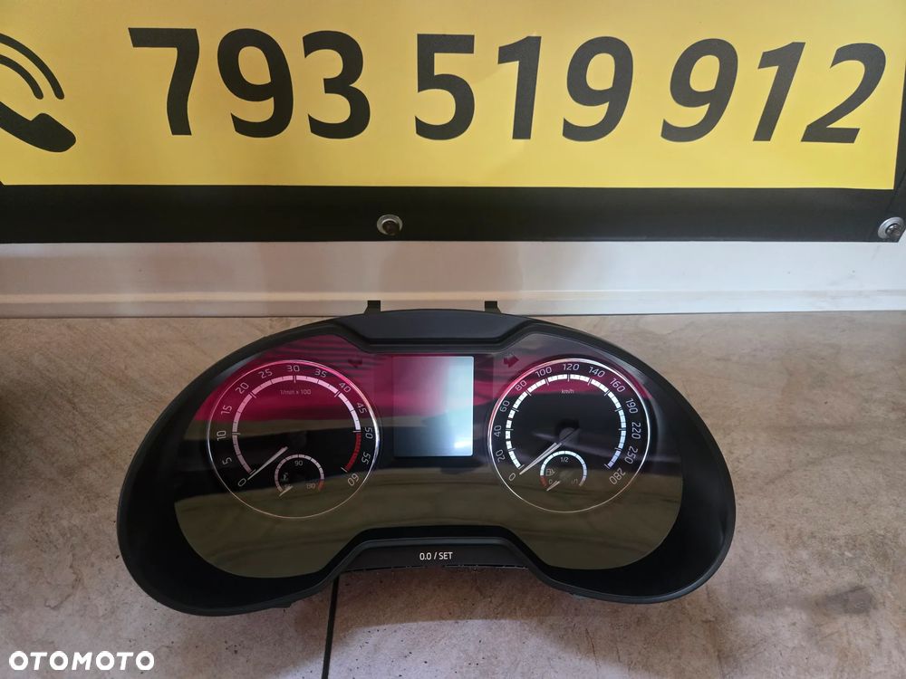 SKODA OCTAVIA III RS 2.0 TDI LICZNIK ZEGAR EUROPA 5E0920757B - 1